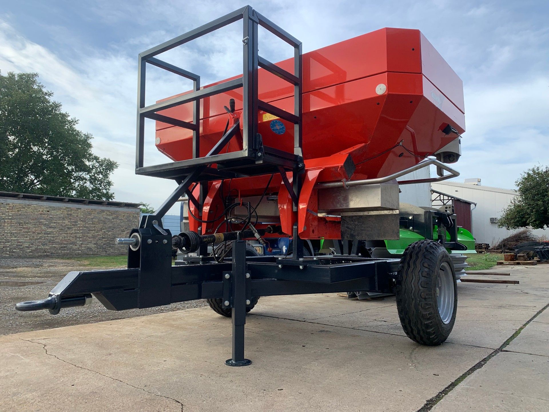 Agroprofil Metalprofil kolica - podvoz za rasipač